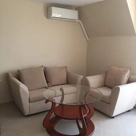 Guest Cherno More 2 Appartement *